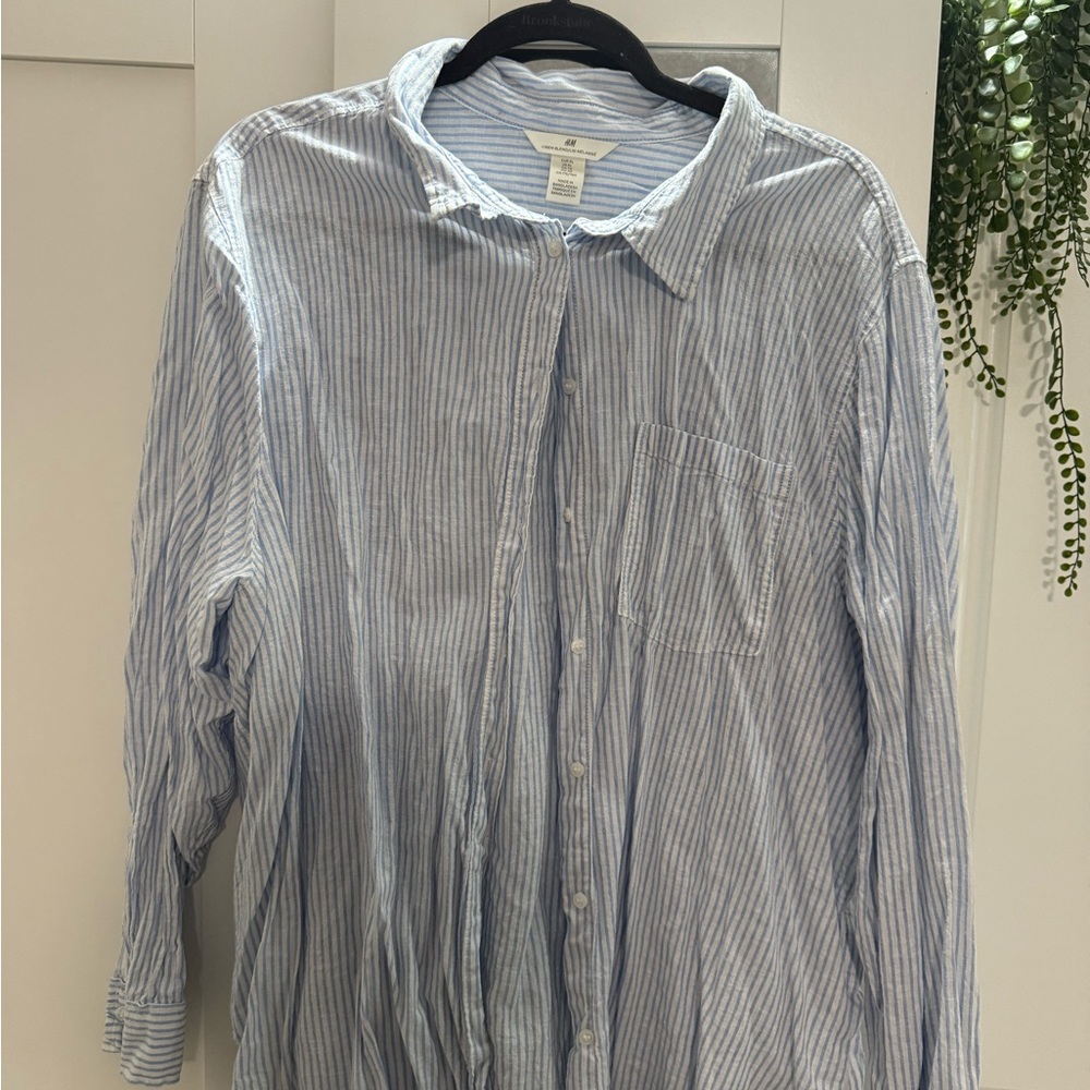 H&M Blue and White Casual Button Down Shirt